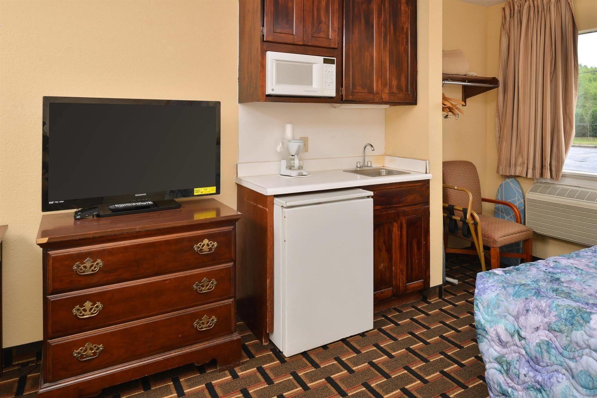 Americas Best Value Inn And Suites Albemarle Exterior foto